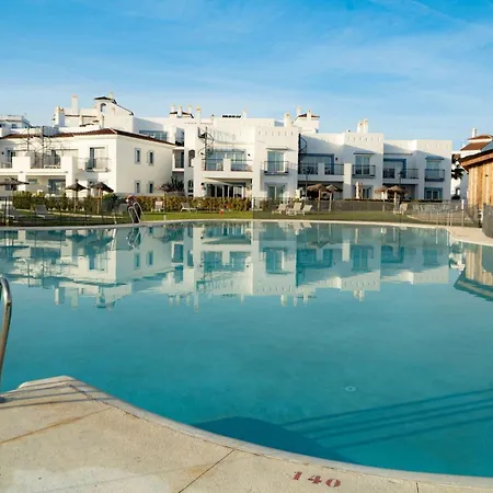 Serene Hideaway, Luxurious 2-bedroom Penthouse In The Exclusive Paraiso Pueblo Estepona