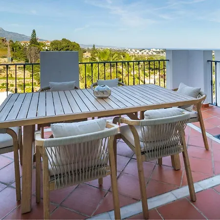 Serene Hideaway, Luxurious 2-bedroom Penthouse In The Exclusive Paraiso Pueblo Apartment