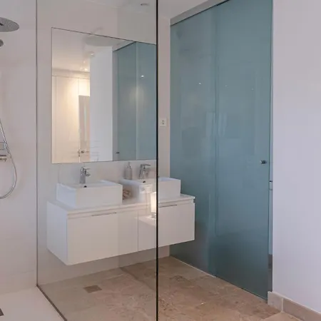 Serene Hideaway, Luxurious 2-bedroom Penthouse In The Exclusive Paraiso Pueblo Apartment Estepona