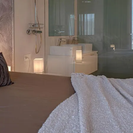 Serene Hideaway, Luxurious 2-bedroom Penthouse In The Exclusive Paraiso Pueblo *