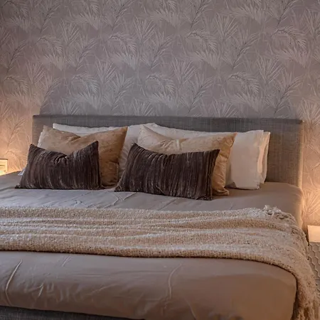 Apartment Serene Hideaway, Luxurious 2-bedroom Penthouse In The Exclusive Paraiso Pueblo Estepona