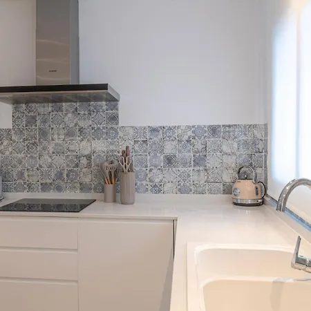 Serene Hideaway, Luxurious 2-bedroom Penthouse In The Exclusive Paraiso Pueblo * 에스테포나