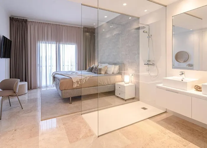 Serene Hideaway, Luxurious 2-bedroom Penthouse In The Exclusive Paraíso Pueblo * Estepona