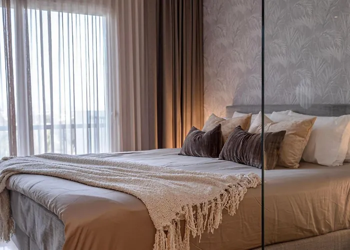 Serene Hideaway, Luxurious 2-bedroom Penthouse In The Exclusive Paraiso Pueblo