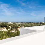 Serene Hideaway, Luxurious 2-bedroom Penthouse In The Exclusive Paraiso Pueblo Apartment