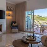 Serene Hideaway, Luxurious 2-bedroom Penthouse In The Exclusive Paraiso Pueblo Apartment