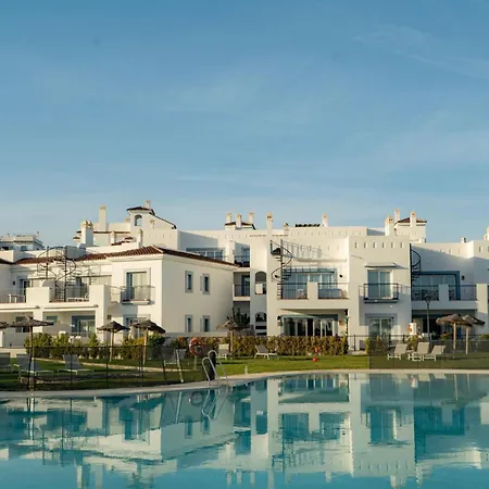 Serene Hideaway, Luxurious 2-bedroom Penthouse In The Exclusive Paraiso Pueblo Apartment