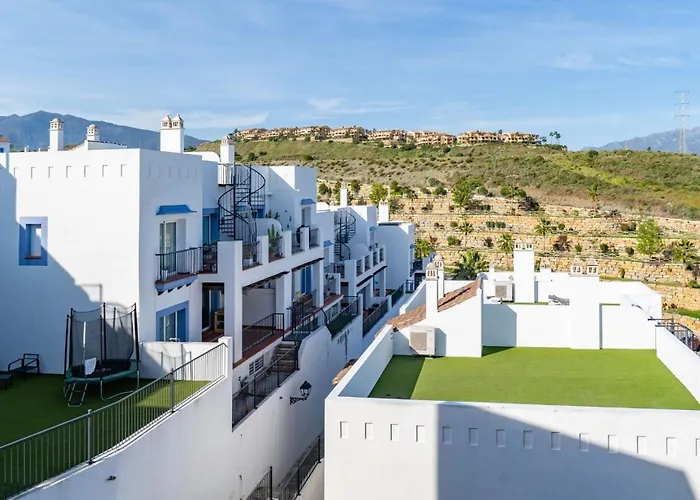 Apartment Serene Hideaway, Luxurious 2-bedroom Penthouse In The Exclusive Paraiso Pueblo Estepona