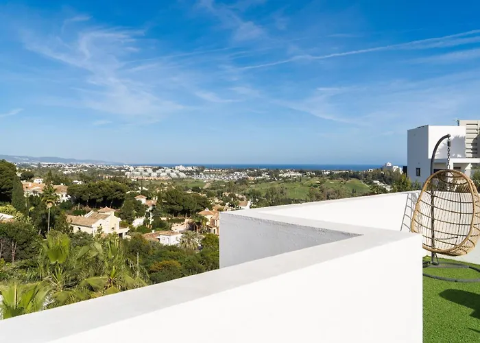 Serene Hideaway, Luxurious 2-bedroom Penthouse In The Exclusive Paraiso Pueblo Apartment