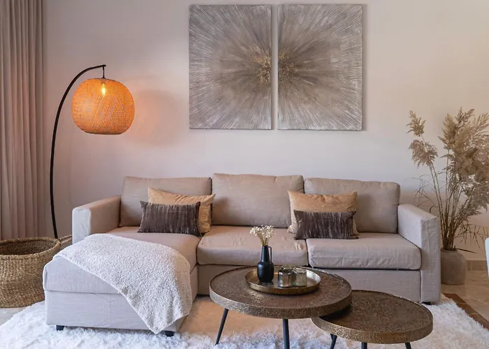 Serene Hideaway, Luxurious 2-bedroom Penthouse In The Exclusive Paraiso Pueblo Apartment *