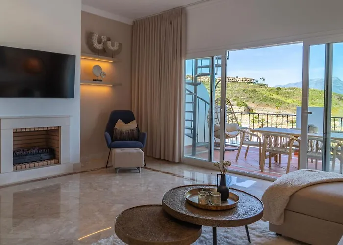 Serene Hideaway, Luxurious 2-bedroom Penthouse In The Exclusive Paraiso Pueblo Apartment